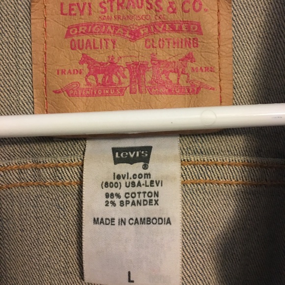 Vintage Levi’s Denim Jacket - Picture 4 of 4